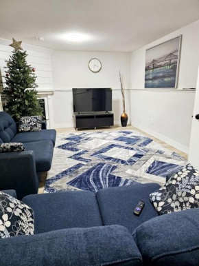 1 Bedroom Apartment with Living Room and Full Washroom to yourself alone and a private car park